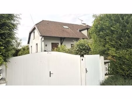 belle propriété ou villa avec sa piscine de 50 m² à réhabiliter entièrement où maison indi
