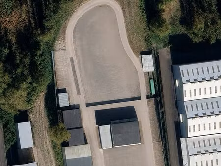 location terrain bassens 33530 18000m²