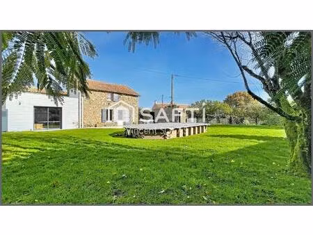 maison en pierre rénovée de 210 m² sur 937 m² - 6 chambres - 3 sde - 3 wc - piscine