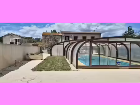 lattes -grande maison t6 avec jardin clos  piscine avec pool house et 3 garages