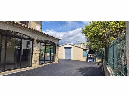 lattes -maison t6 avec jardin  piscine et 3 garages