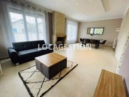maison meublee t5 avec piscine et parking