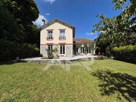 15 mn gare bas de chatou maison de caractere avec grand jardin