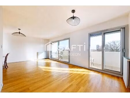 bel appartement avec vue dégagée