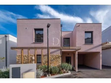 maison dans une résidence neuve privée et sécurisé
