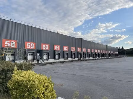 location entrepôt / local d'activités gael 64 129 m²