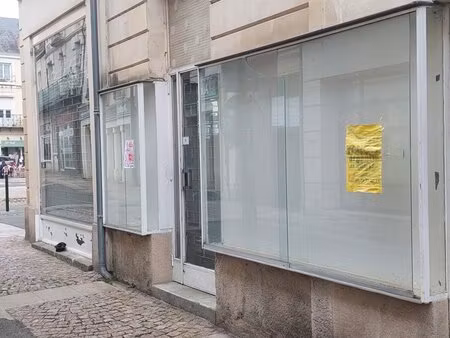 à louer local commercial 69 m² – 840 € |la flèche