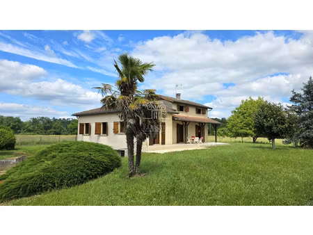 maison t8 - 223m2 proche centre ville avec terrain de 2300m2
