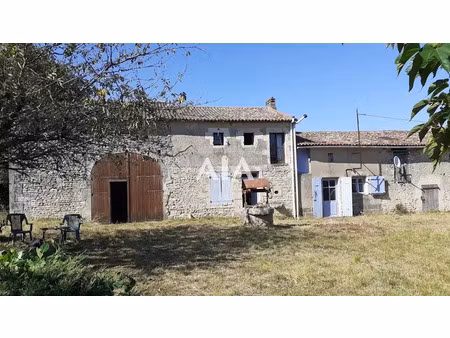 vente ferme 4 pièces 300 m² à saint-martin-du-clocher (16700)  96 300 €