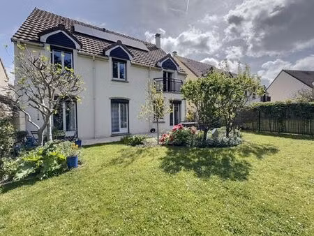 maison de luxe de 7 pièces en vente à la queue-en-brie  france
