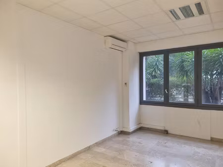 location commerce 58 m² à nice (06000)