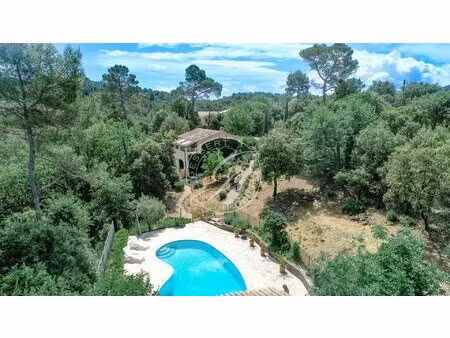 a vendre le thoronet - maison en campagne avec piscine au calme absolu