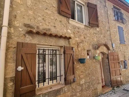 exclusivité  à artignosc sur verdon: maison de village avec terrasse tropezienne