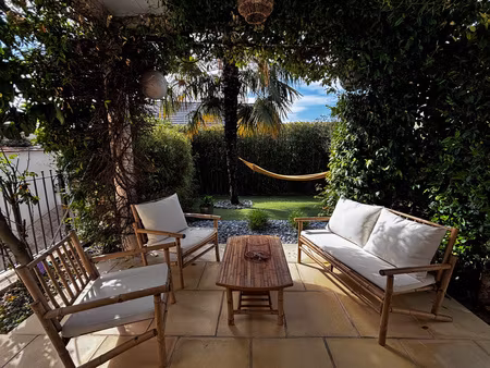 maison familiale avec sous-sol total - piscine