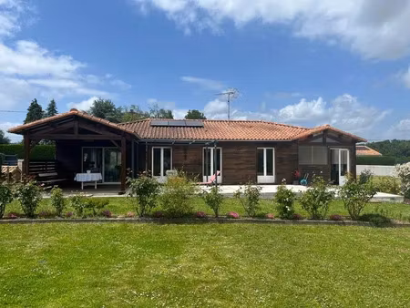 vente maison 5 pièces 112.2 m² à confolens (16500)  197 580 €