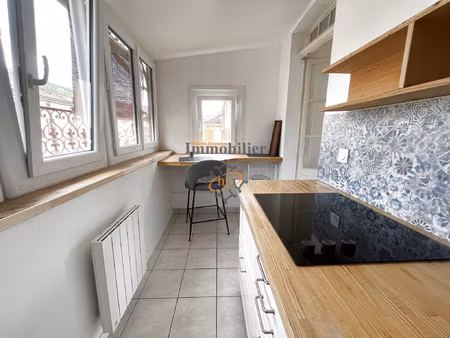 location appartement de type 1bis meublé  rue de la républiq