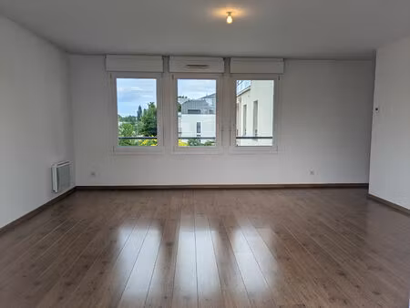 mondeville centre - t4 avec garage