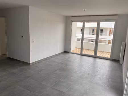 location appartement 3 pièces 60 m² à bassens (33530)