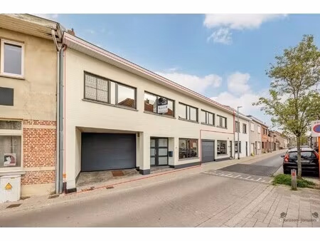 ruime woonst met tuin en terras