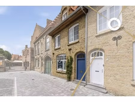 charmant gerenoveerde stadswoning met 4 slaapkamers in hartje diksmuide