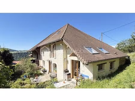 corps de ferme de 140 m² à saint-geoire-en-valdaine