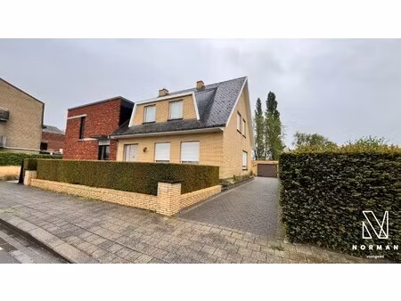 grote woning op 691m² met dubbele garage  landelijk zicht en zoveel meer.
