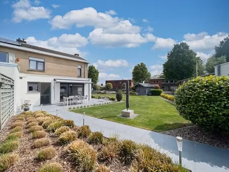 prachtige  lichtrijke woning met zonnige tuin + garage!