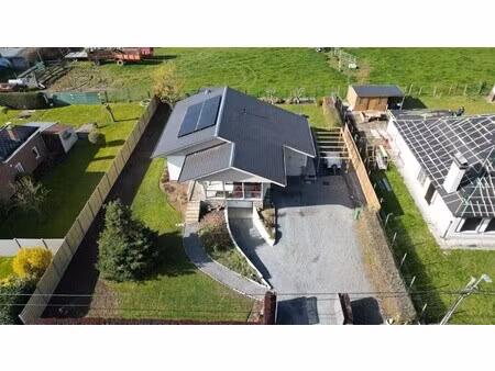 knusse bungalow met 3 kamers en zuidgerichte tuin op 9are05