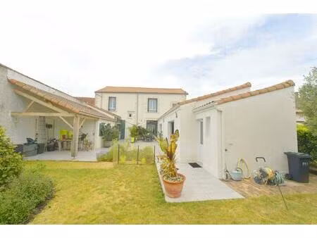 maison - 230m ²