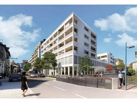 vente commerce voiron 38500 724m²