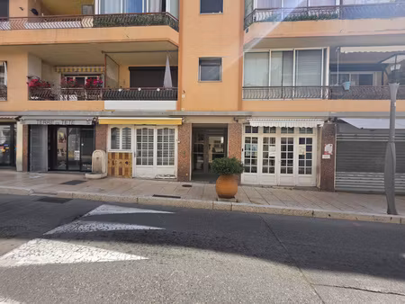 vallauris local commercial + dependance + cour interieure