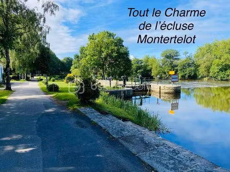 maison en pierre de 115 m² à montertelot