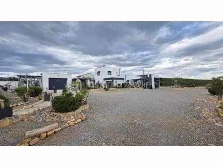 propriété de 118 m² à treilles