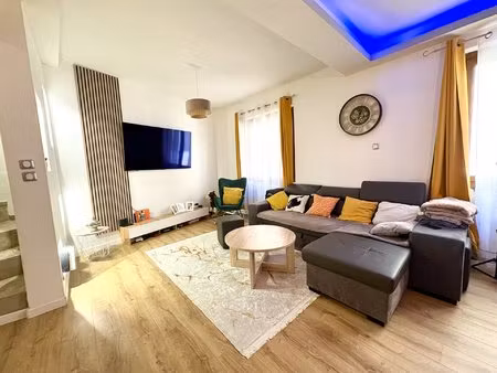 maison de ville 5 pièces d'environ 115m2 entierement rénové avec terrasse
