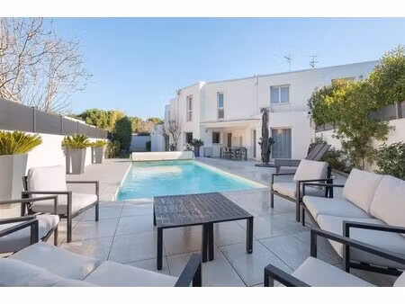 maison de ville raffinée à deux pas de montpellier