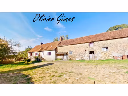a 10 mns le mans nord - ancienne ferme à rénover d'envion 90 m² - 1.8 hectares de terrain