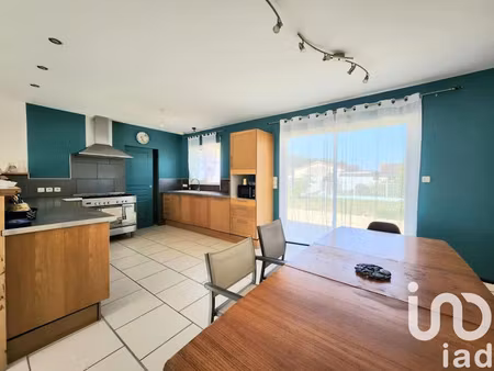 vente maison 5 pièces 134 m² à beaumont saint-cyr (86490)  240 000 €