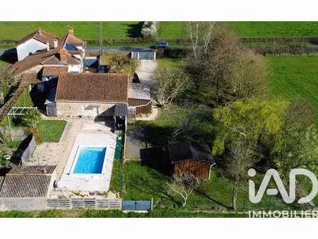 maison traditionnelle à moussac (86150)
