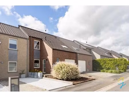 huis te koop in lessen met 3 slaapkamers