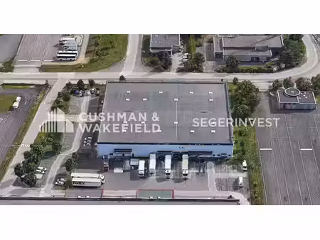 location local d’activités 2084m²