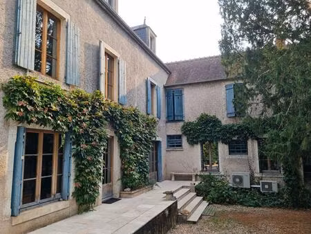 demeure bourgeoise du 19ème siècle au centre de chateauneuf sur cher