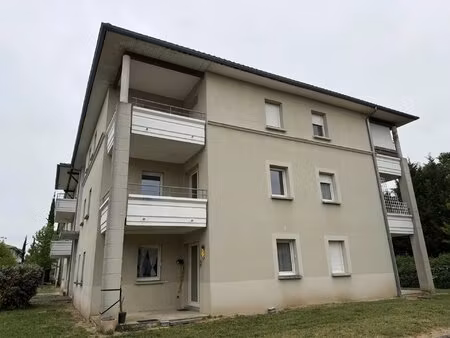 appartement de 3 pieces avec piscine et salle sport