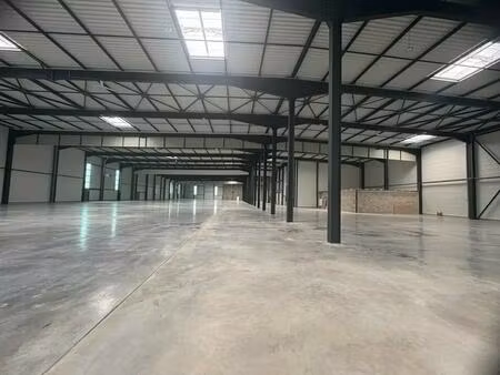 location local d’activités collegien 77090 2200m²