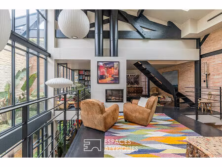 un loft d'artiste spectaculaire et hors normes aux chartrons