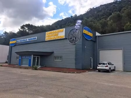 location entrepôt 1 200 m²