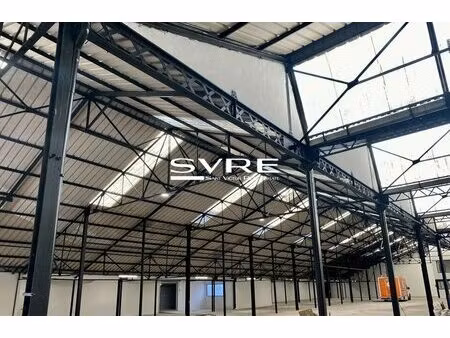 location local d'activités 1 169 m²
