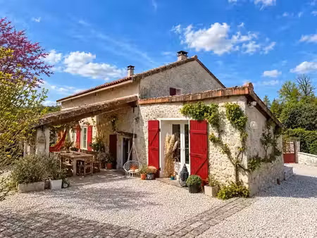 vente maison 6 pièces 177 m² à juillaguet (16320)  249 000 €