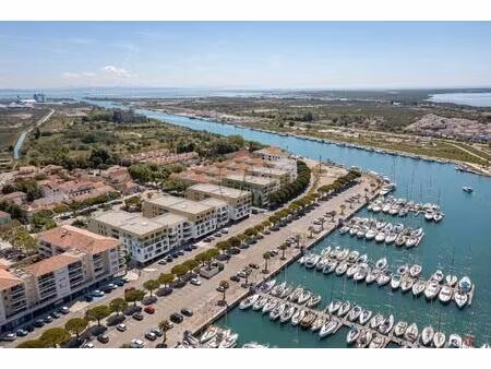 local commercial  port saint-louis