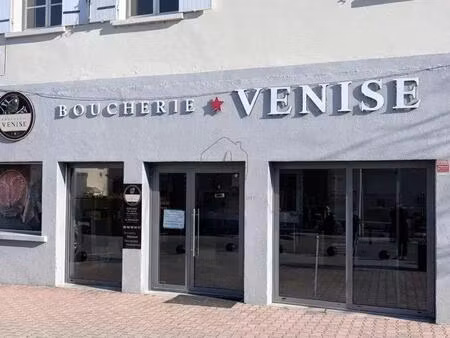 magnifique murs commerciaux avec très bonne rentabilité