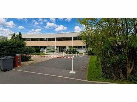 vente local d'activités 100 m² à 1 611 m²